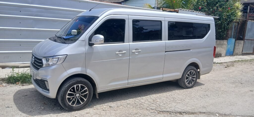 Microbus Changan para viajes capacidad de 11 personas